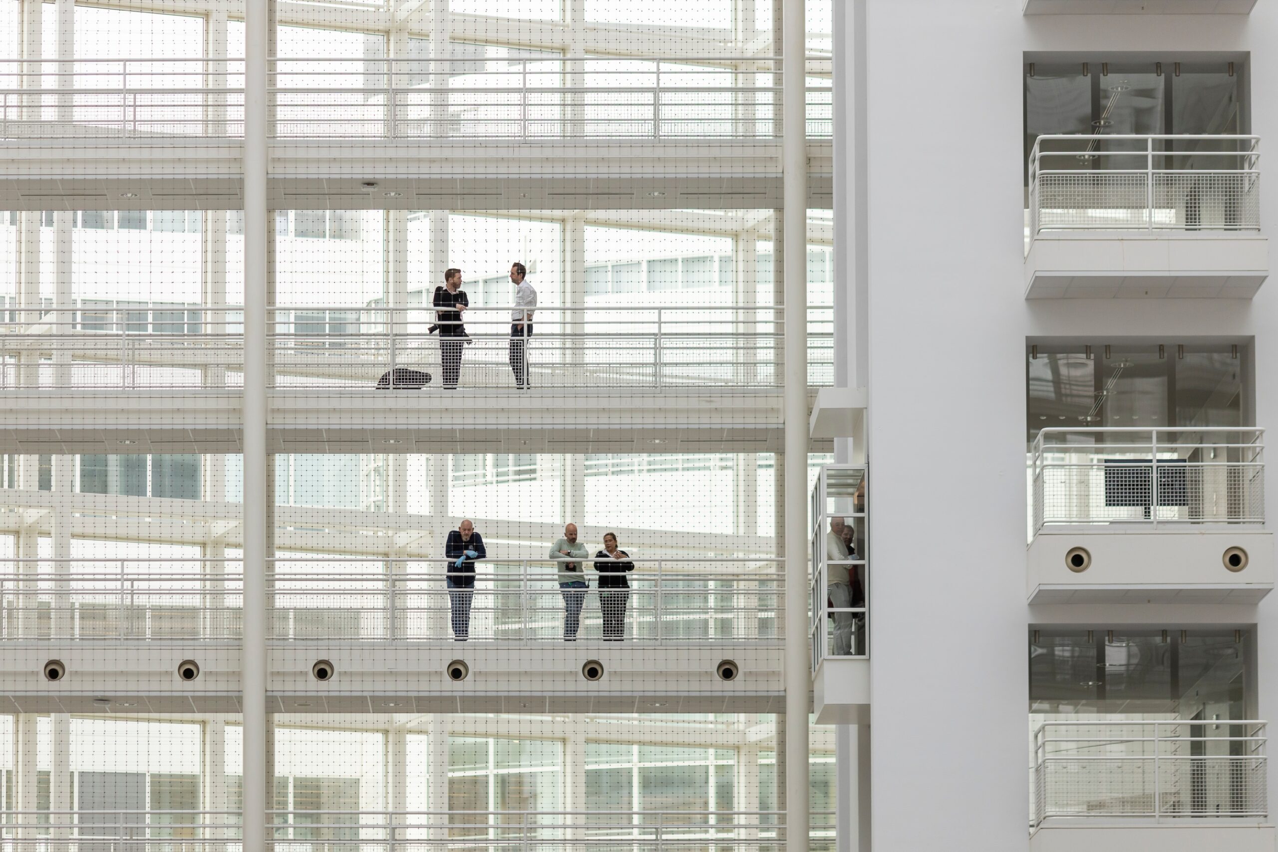 Den,Haag,,The,Netherlands,-,October,27,,2025:,People,On